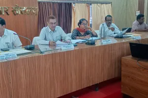 मण्डलायुक्त विन्ध्याचल मण्डल ने किया सी0एम0 डैशबोर्ड, फ्लैगशिप कार्यक्रमों  की समीक्षा