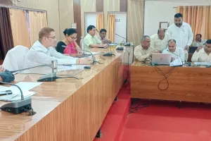 सोनभद्र में जनसुनवाई जिलाधिकारी ने दिए  आई.जी.आर.एस शिकायतों के त्वरित निस्तारण के निर्देश, गुणवत्ता पर जोर