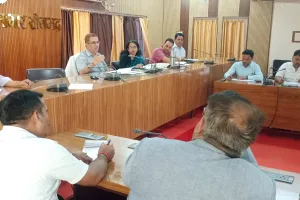 जिलाधिकारी ने अधिकारियों को आकांक्षात्मक ब्लॉक चतरा में आये बदलाव का स्थलीय परीक्षण कर  दिये कार्यवाही करने निर्देश