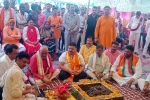 तेलगुड़वा  कोन मार्ग का प्रभारी मंत्री  ने वैदिक मंत्रोंच्चार के साथ किया भूमि पूजन