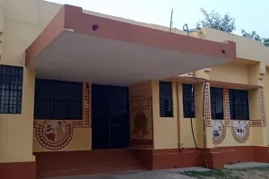 हॉस्पिटल की जमीन खाली कराने को लेकर ग्रामीणों का जोरदार प्रदर्शन, लोगोँ ने किया कार्रवाई की मांग