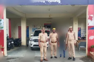 सोनभद्र झोपड़ी जलाने के मामले में वांछित अभियुक्त गिरफ्तार