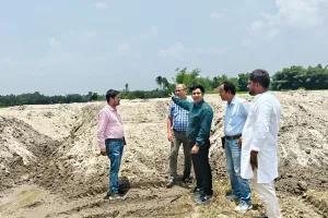 रेलवे निर्माण कार्यो का एसडीओ ने किया निरीक्षण, रैयतों की समस्याएं भी सुनी 