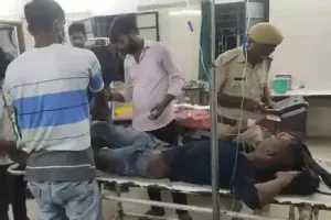 समस्तीपुर स्टेशन पर चलती ट्रेन से गिरा युवक, दाहिना पैर कटा; PMCH रेफर.