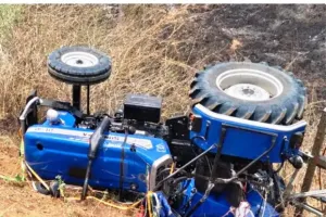 ट्रैक्टर पलटने से एक युवक की दर्दनाक मौत 