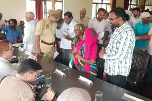 सम्पूर्ण समाधान  दिवस के अवसर पर जिले के चारों तहसील में सुनी गई फरियादियों की समस्याएं, दिये त्वरित निस्तारण के निर्देश