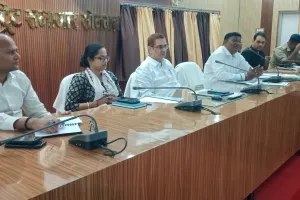 सोनभद्र में सिविल डिफेंस का हुआ शुभारंभ जिलाधिकारी ने की समीक्षा बैठक, स्वयंसेवकों से की जुड़ने की अपील