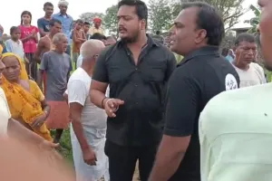 फुलवार  के सुईचट्टान असलहाधारी बाउंसरों के बदौलत जमीन कब्जा करने के आरोप में प्राथमिकी दर्ज