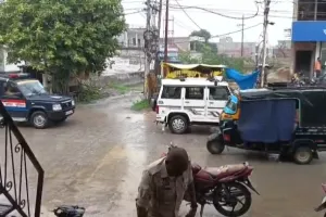 सोनभद्र के ओबरा में नाबालिग वाहन चालकों पर नकेल, पुलिस का विशेष चेकिंग अभियान