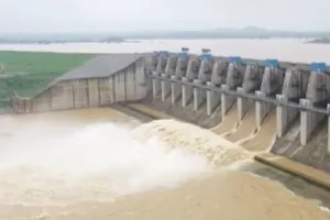 कनहर बांध के चार फाटक खुले, सिंचाई विभाग की लगातार निगरानी