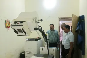  गगहा-हाटा में फर्जी क्लीनिकों पर छापेमारी, दो सील, कई को नोटिस, हड़कंप