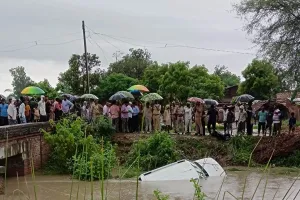 गोंडा में काली सुबह: पृथ्वी नाथ मंदिर जा रही बोलेरो सरयू नहर में गिरी, एक ही परिवार के 9 लोगों समेत 11 श्रद्धालुओं की मौत