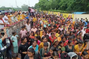 सावन के अंतिम सोमवार पर चोपन से डाला तक निकली भव्य कांवर यात्रा