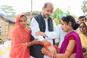 रक्षा बंधन पर समस्तीपुर विधायक अख्तरुल इस्लाम शाहीन ने लिया बहनों का आशीर्वाद, 400 से अधिक महिलाओं ने बांधी राखी