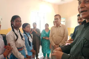 सोनभद्र में राष्ट्रीय कृमि मुक्ति कार्यक्रम का शुभारंभ