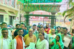 नियम विरुद्ध बढ़ाए गए गृह कर के विरुद्ध भाजपाइयों ने दिया ज्ञापन