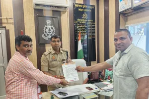 पत्रकार पर वार, आरोपी फरार – पुलिस की ढिलाई से बढ़ा पत्रकारो में आक्रोश