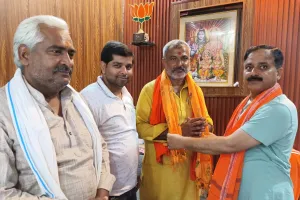 गुप्तकाशी सेवा ट्रस्ट के संस्थापक अध्यक्ष रवि प्रकाश चौबे को किया गया सम्मानित