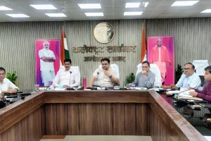 वेक्टर जनित व संचारी रोगों की रोकथाम हेतु प्रभावित क्षेत्रों में तत्काल फॉगिंग एवं एंटी-लार्वा छिड़काव के निर्देश।