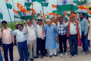 कोन में निकली तिरंगा यात्रा,पूर्व एमएलसी और ब्लॉक प्रमुख ने किया  यात्रा का शुभारंभ