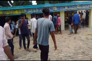 मिड-डे मील में अनियमितता का मामला सोशल मीडिया पर वायरल, लोगों में आक्रोश