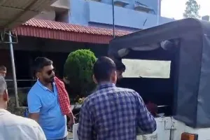 दुःखद घटना के बाद मिला सहारा टीम निशा की मदद से वृद्ध दंपति को मिला इलाज