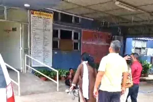 दुर्घटना में घायल हुए तीन लोग, समाजसेवी डब्लू सिंह ने पहुंचाया अस्पताल