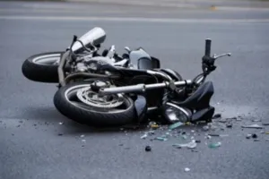 सोनभद्र में दर्दनाक सड़क हादसा बाइक फिसलने से युवक की मौत