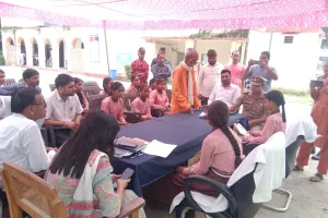 मिशन शक्ति 5.0 के तहत कंपोजिट विद्यालय हुसैनपुर एवं कस्तूरबा विद्यालय  की छात्राएं बनी समाधान दिवस अधिकारी 