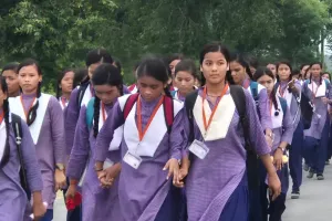 अध्यापक व लैब के अभाव से आया शिक्षा पर संकट 