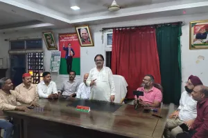 मिलावटी दवाओं पर सपा की दो टूक : सीएमओ की अनदेखी से मरीजों के साथ खिलवाड़ 