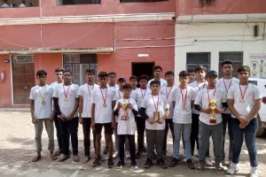  कौशाम्बी के खिलाड़ियों ने लखीमपुर खीरी में आयोजित प्रदेश स्तरीय कबड्डी प्रतियोगिता में स्वर्ण पदक किया हासिल 