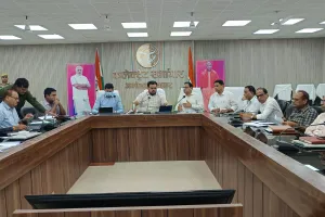 स्वस्थ नारी, सशक्त परिवार अभियान की तैयारी हेतु कलेक्ट्रेट सभागार में बैठक सम्पन्न