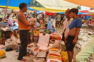 घटे जीएसटी का लाभ गायब, बाजार में अब भी जारी पुराने रेट