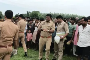 लापता युवक का खून से लथपथ मिला शव इलाके में फैली सनसनी गर्दन पर धारदार हथियार के निशान 
