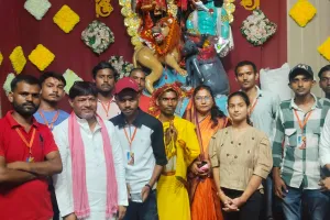 काशी राम आवास, गजराज नगर में युवा सेवा समिति द्वारा भव्य पूजा का सफल आयोजन