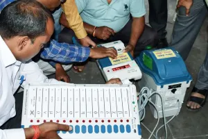 बिहार चुनाव से लागू होंगे नए ईवीएम बैलेट पेपर डिज़ाइन, तस्वीरें होंगी रंगीन