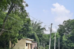 15 साल से खंभा खड़ा, अब उम्मीद की रोशनी – “सौभाग्य-3 योजना” में सम्मिलित करने की कवायद शुरू