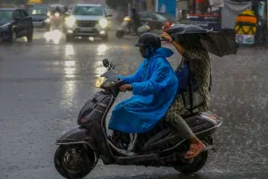 Aaj ka Mausam: देश के इन राज्यों में बारिश का अलर्ट, देखें हरियाणा, पंजाब, दिल्ली, यूपी का मौसम