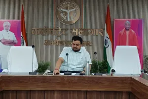 जिलाधिकारी ने विद्युत विभाग के अधिकारियों के साथ की महत्वपूर्ण बैठक