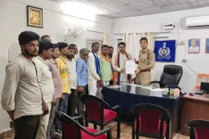 ओबरा में मजदूरों का 6 महीने से बकाया मजदूरी का मामला दीपावली से पहले भुगतान की मांग को लेकर उप पुलिस अधीक्षक को  सौंपा ज्ञापन