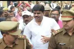 जवाहर  हत्याकांड में जेल में बंद पूर्व सांसद को बेटी की शादी के लिए मिली एक महीने की पैरोल