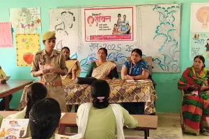 मिशन शक्ति फेज 5.0 के जागरूकता कार्यक्रमों में हेल्पलाइन नंबरों एवं सरकारी योजनाओं की दी गई जानकारी