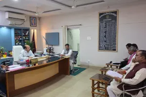 ऑनलाइन उपस्थिति में लापरवाही पर 127 पंचायत सहायकों को नोटिस