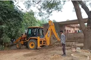 धार्मिक स्थल को कराया गया कब्जा मुक्त, तहसील प्रशासन डलमऊ ने कसा शिकंजा