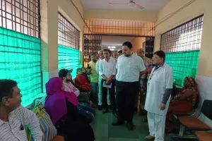जिलाधिकारी ने महात्मा ज्योतिबा फुले संयुक्त जिला चिकित्सालय का किया औचक निरीक्षण, मरीजों से ली सुविधाओं की जानकारी
