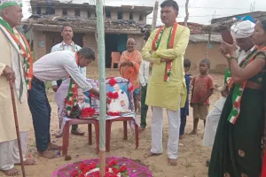 कोन में  कांग्रेस कार्यकर्ताओं ने  गाँधी जयंती व शास्त्री जी  को श्रद्धापूर्वक किया याद