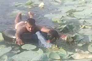 प्रतिबंधित चित्तौड़गढ़ जलाशय में ट्यूब के सहारे मछलीमार कर रहे शिकारी- अधिकारी मौन, सवालों के घेरे में प्रशासन