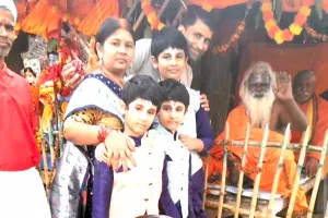 राष्ट्रीय बाल कलाकारों ने लिया भिखारी बाबा का आशीर्वाद, पंचकुंडीय विराट रुद्र महायज्ञ में उमड़ी आस्था