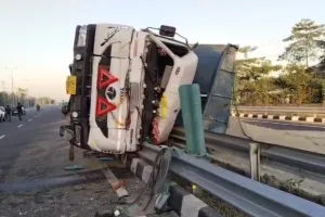 सिलापथार जलकियासुंती में भयानक सड़क हादसा, गंभीर रूप से घायल एक